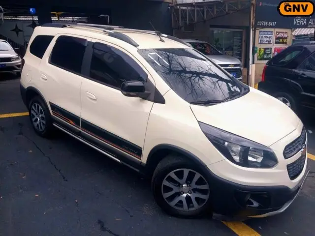 Carro Chevrolet Spin 2017 Activ 1.8 (Flex) (Aut)