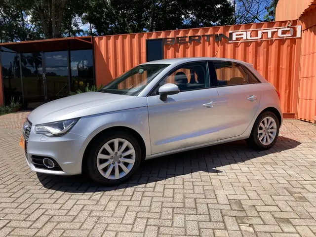 Carro Audi A1 2013 1.4 TFSI Sportback Attraction S Tronic