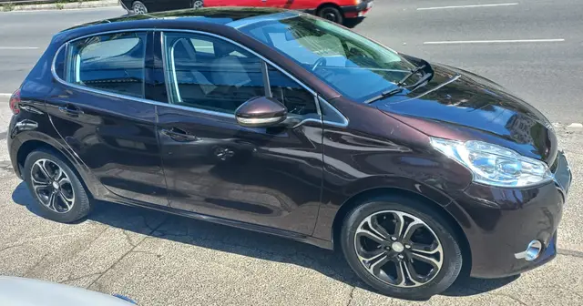 Carro Peugeot 208 2015 Griffe  1.6 16V (Flex) (Aut)