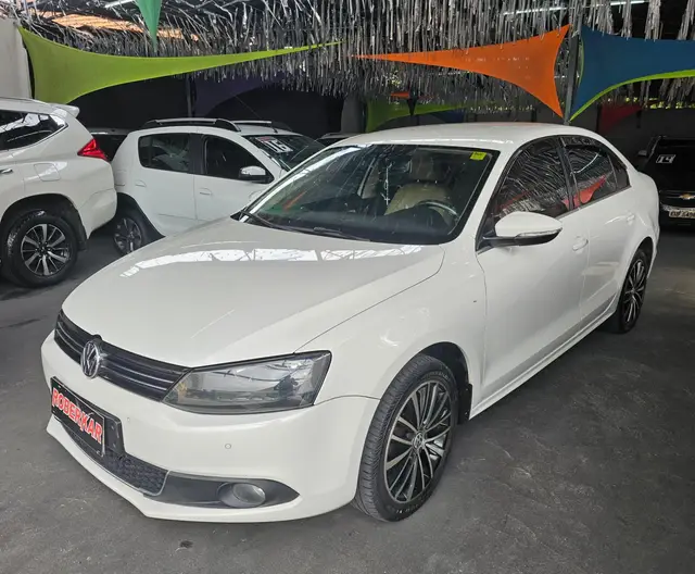 Carro Volkswagen Jetta 2012 2.0 TSI Highline DSG