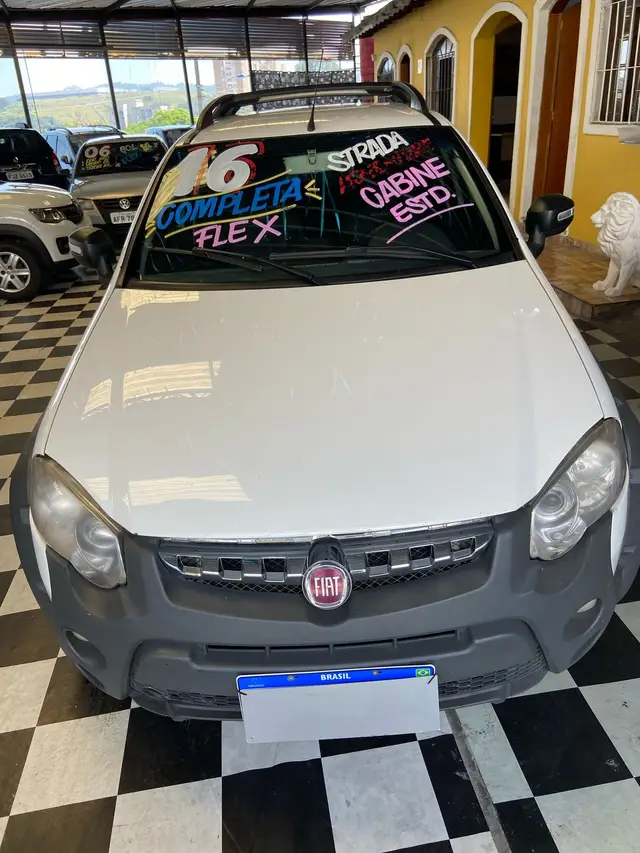 Carro Fiat Strada 2016 Adventure 1.8 16V (Flex) (Cabine Estendida)