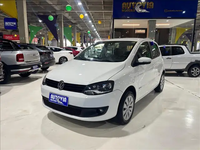 Carro Volkswagen Fox 2013 1.0 TEC (Flex) 4p