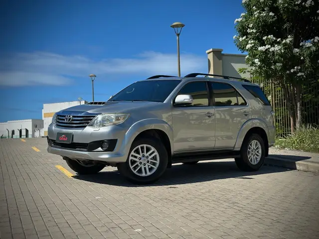 Carro Toyota SW4 2015 Hilux  3.0 TDI 4x4 SRV 5L