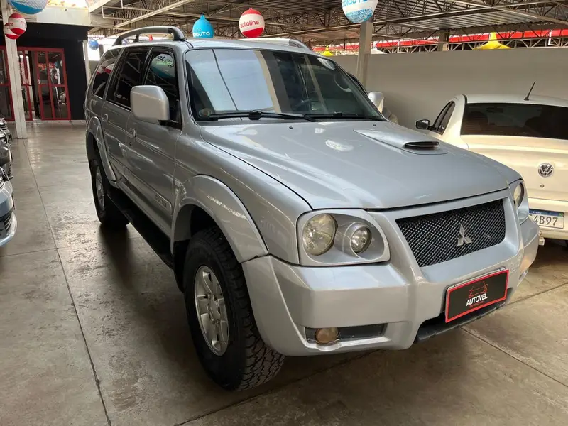 Mitsubishi HPE 4x4 2.5