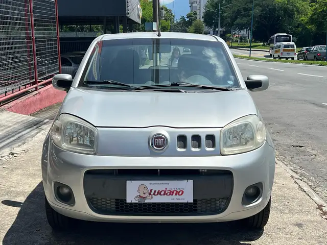 Carro Fiat Uno 2013 Vivace Celeb. 1.0 8V (Flex) 4p