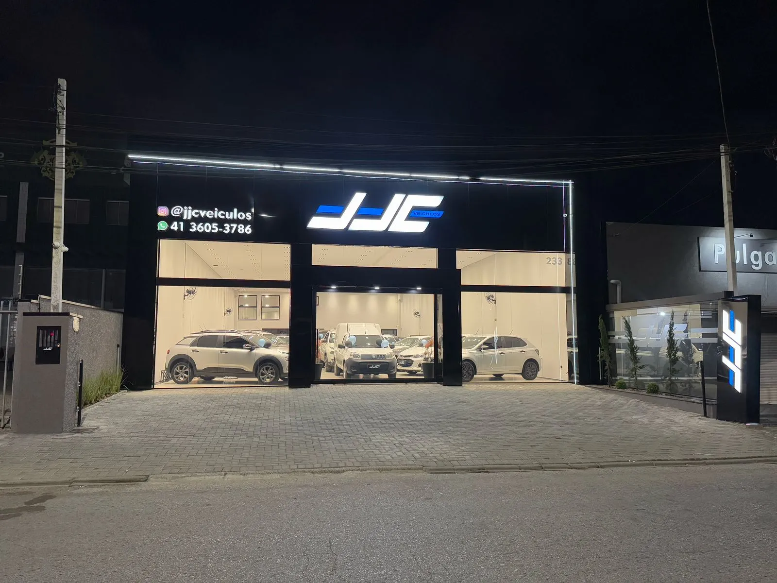 Fachada da loja Veículos à venda em JJC VEICULOS LTDA - Colombo - PR | Mobiauto