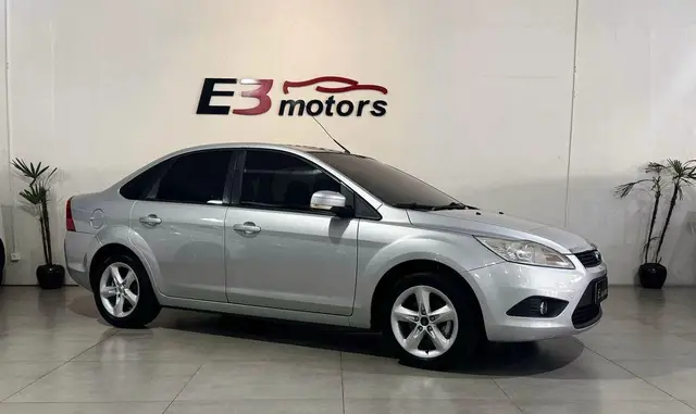 Carro Ford Focus Hatch 2010 GLX 2.0 16V (Flex) (Aut)