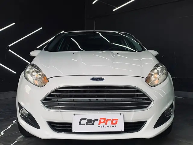 Carro Ford New Fiesta Sedan 2015 1.6 SE PowerShift (Flex)