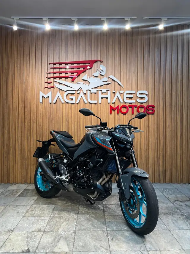 Carro Yamaha MT-03 2024 ABS