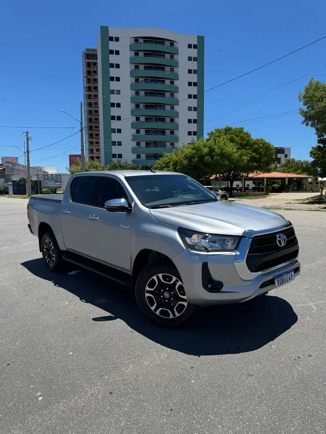 Carro Toyota Hilux Cabine Dupla 2023 SRV 4x4 2.8 Diesel