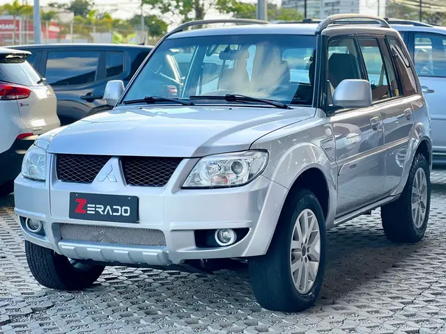 Carro Mitsubishi Pajero TR4 2010 2.0/ 2.0 Flex 16V 4x4 Mec.