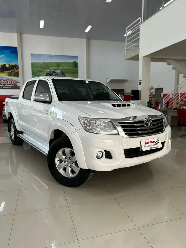 Carro Toyota Hilux Cabine Dupla 2015 Hilux 3.0 TDI 4x4 CD SRV (Aut)