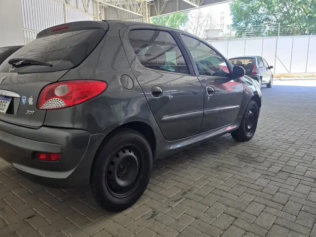 Carro Peugeot 207 2013 Hatch XR 1.4 8V (flex) 4p