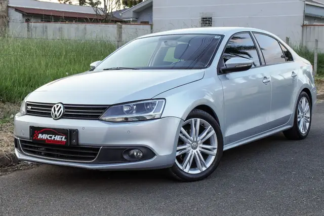 Carro Volkswagen Jetta 2013 2.0 Comfortline (Flex)
