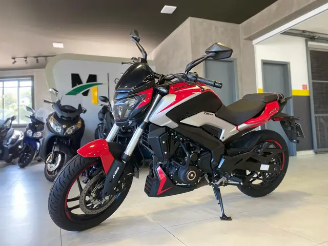 Carro Bajaj Dominar 250 2025 250