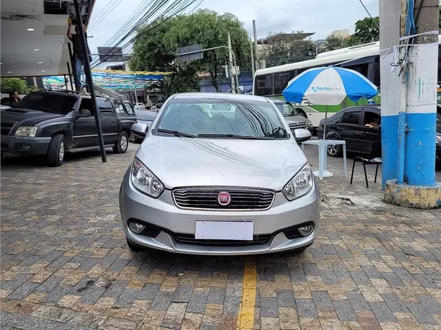 Carro Fiat Grand Siena 2017 1.6 E.torQ (Flex)