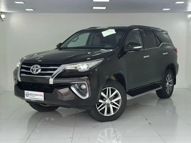 Carro Toyota Hilux Cabine Dupla 2017 Hilux 2.8 TDI SRX CD 4x4 (Aut)