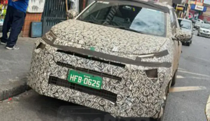 Hatch tentou se disfarçar, mas grade entregou identidade do modelo em testes