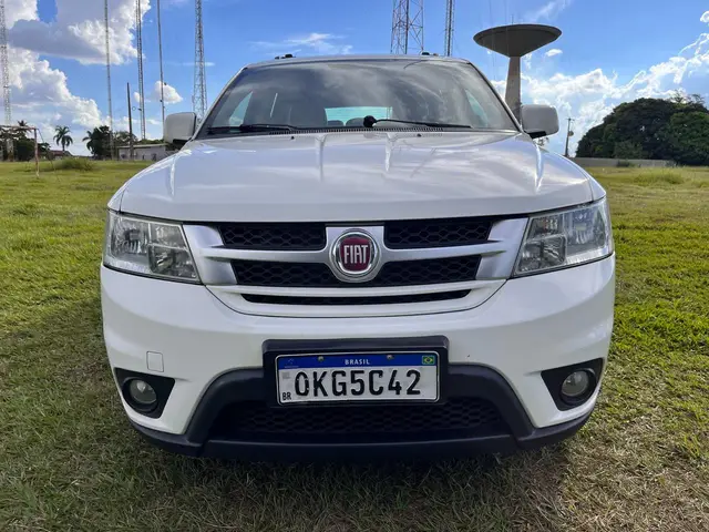 Carro Fiat Freemont 2015 2.4 16V Emotion (Aut)