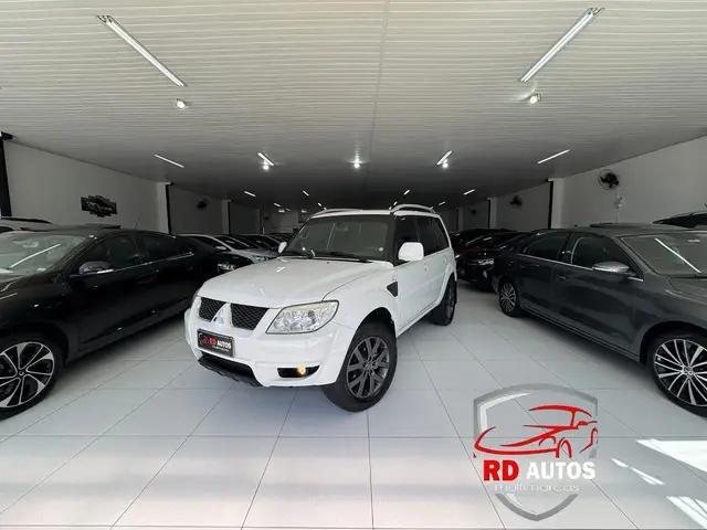 Carro Mitsubishi Pajero TR4 2013 2.0 16V 4x2 (Flex) (Aut)