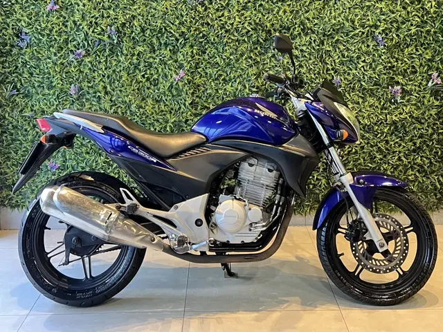 Carro Honda CB 300R 2011 Standard