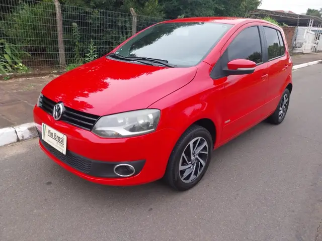 Carro Volkswagen Fox 2014 1.0 TEC (Flex) 4p