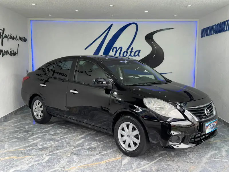 Nissan Versa 1.6 16V SV (Flex)