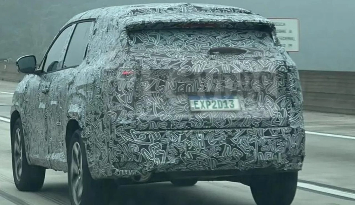SUV foi visto camuflado e será o primeiro híbrido da marca no país