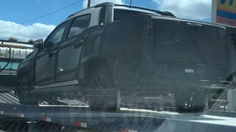 Nova Fiat Strada é flagrada e deve repetir receita conhecida