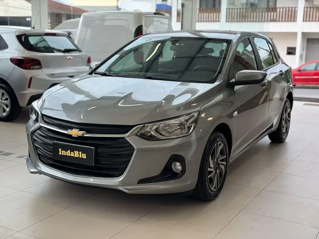 Carro Chevrolet Onix 2024 LT 1.0