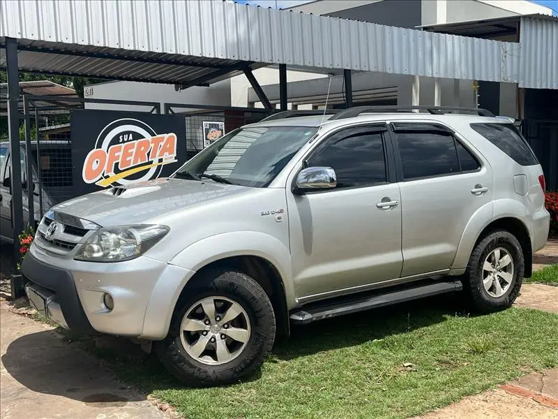 Toyota SRV 4x4 3.0 Turbo  (aut)