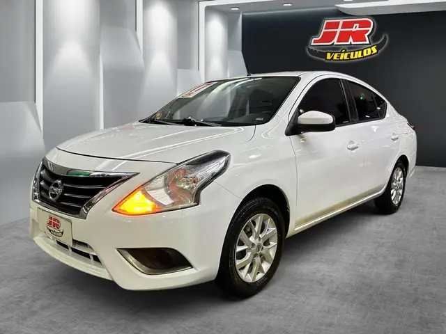 Carro Nissan Versa 2017 1.6 16V SV (Flex)