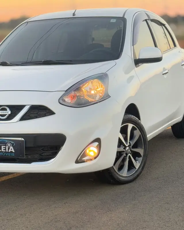 Carro Nissan March 2015 1.6 16V SL (Flex)