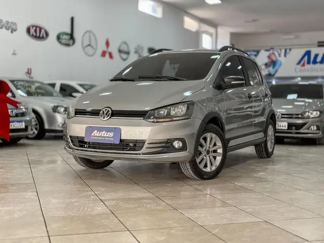 Carro Volkswagen Fox 2017 1.0 MPI Track (Flex)