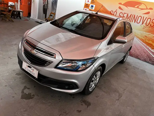 Carro Chevrolet Onix 2016 1.4 LT SPE/4
