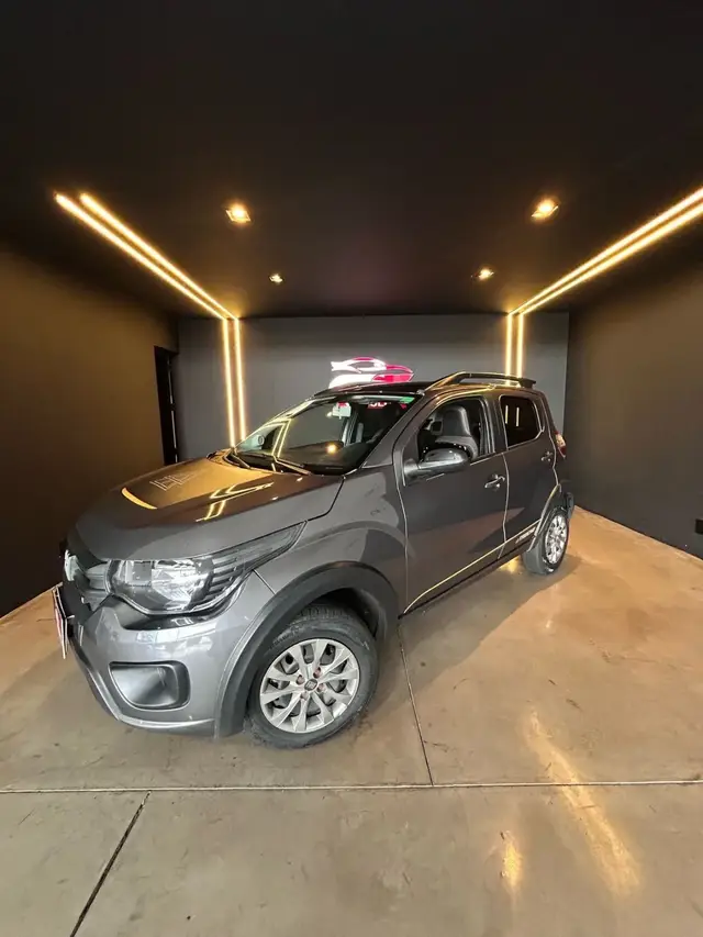 Carro Fiat Mobi 2023 Trekking 1.0 (Flex)