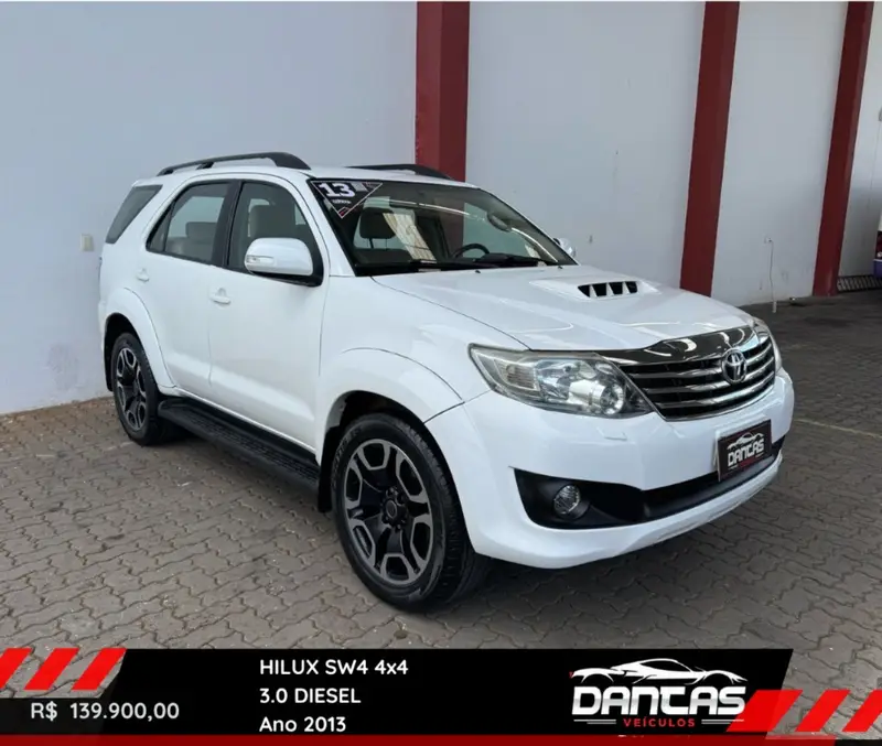 Toyota Hilux SW4 SRV 3.0 TDI 4X4 (5 Lugares)