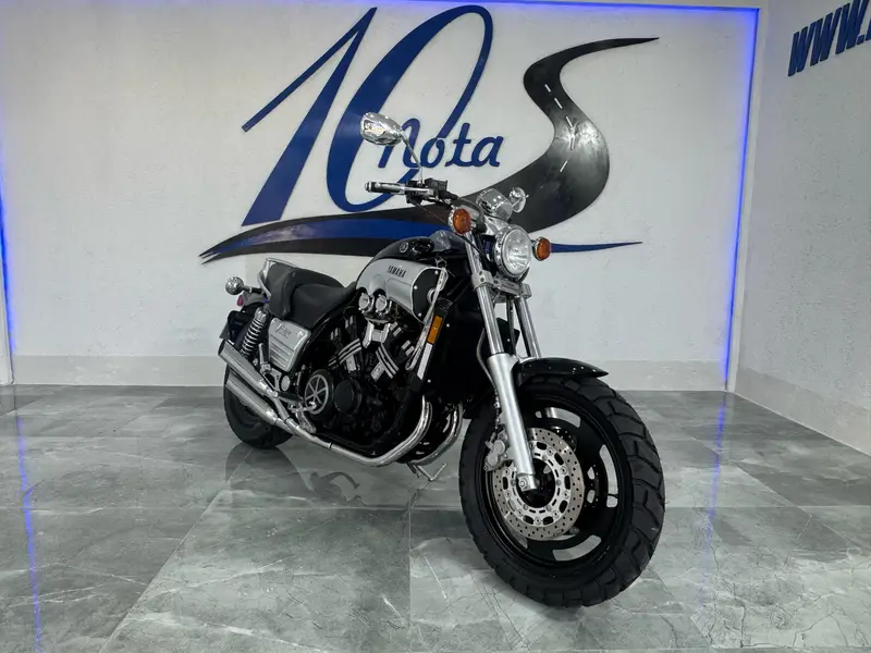 Yamaha V-MAX 1200