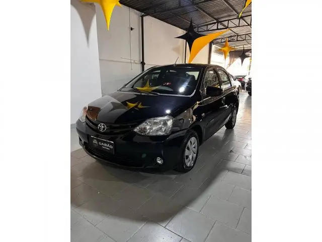 Toyota Etios Sedan X 1.5 (Flex)