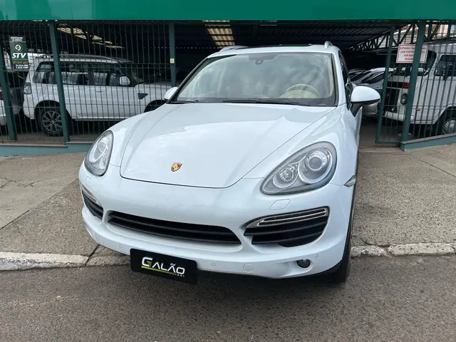 Carro Porsche Cayenne 2012 4.8 Turbo 4WD
