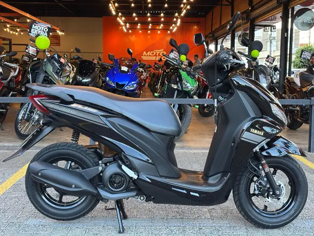 Carro Yamaha Fluo 2023 ABS