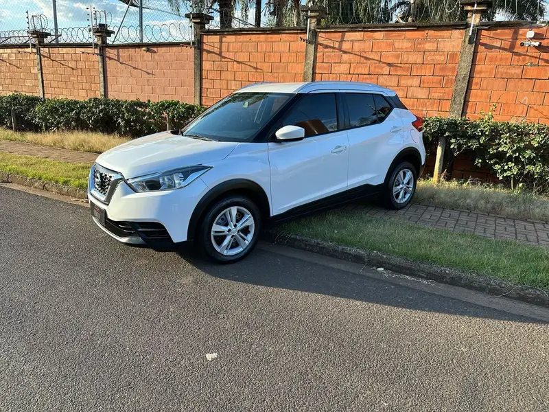 Nissan Kicks 1.6 S CVT (Flex)
