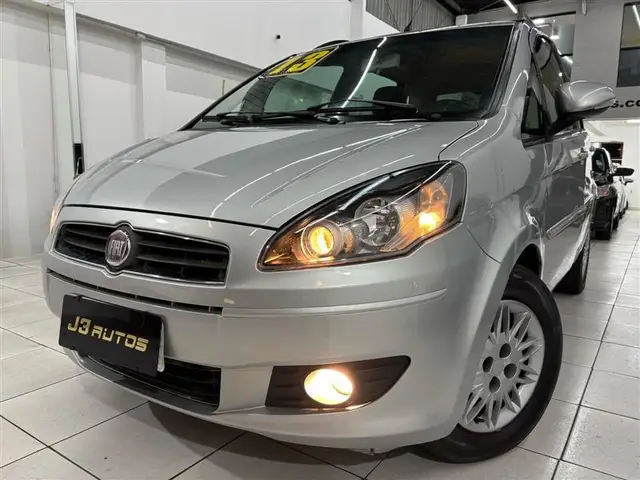 Carro Fiat Idea 2013 Attractive 1.4 8V (Flex)