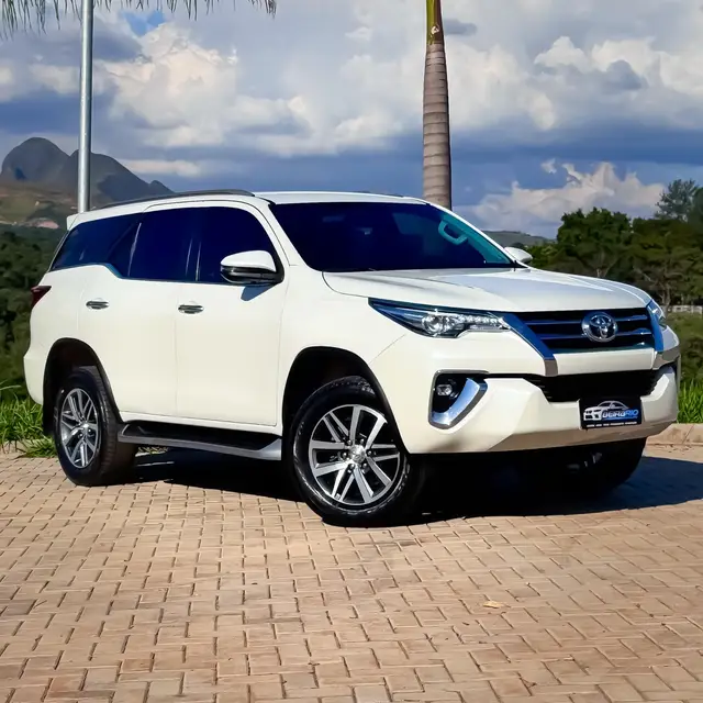 Carro Toyota SW4 2020 2.8 TDI SRX 5L 4x4 (Aut)