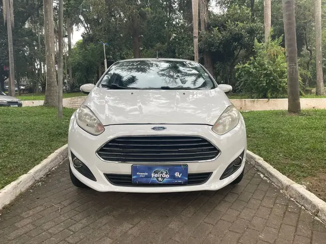 Carro Ford Fiesta Hatch 2014 Titanium Powershift 1.6 (Flex)