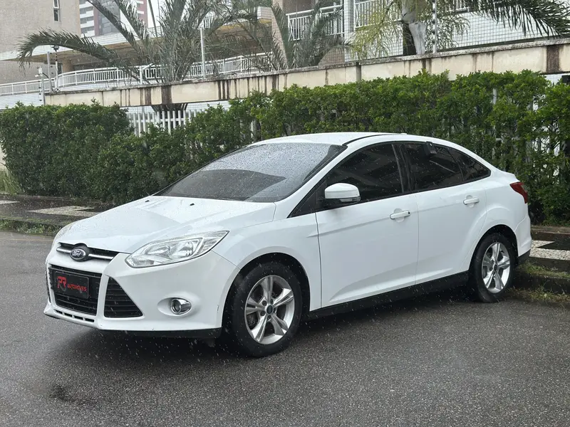 Ford Focus Sedan S 2.0 16V PowerShift (Aut)
