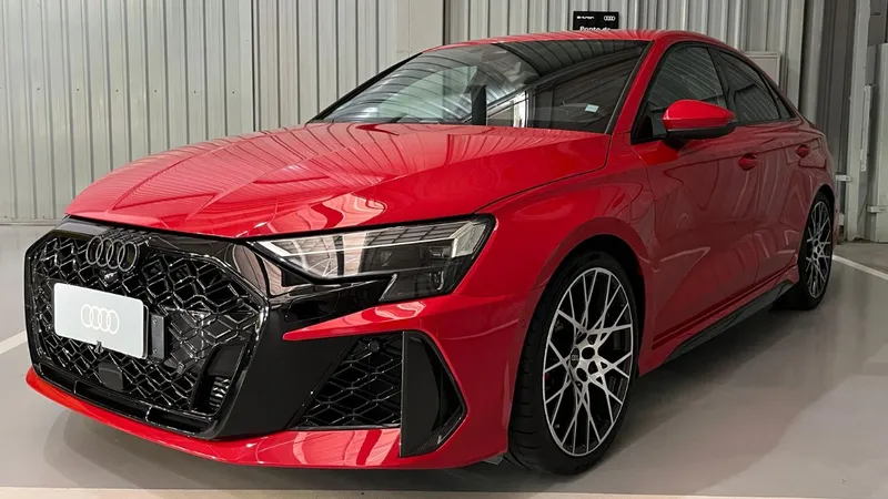 Audi RS3: 40 fotos exclusivas do esportivo mais rápido que Porsche 911 Carrera