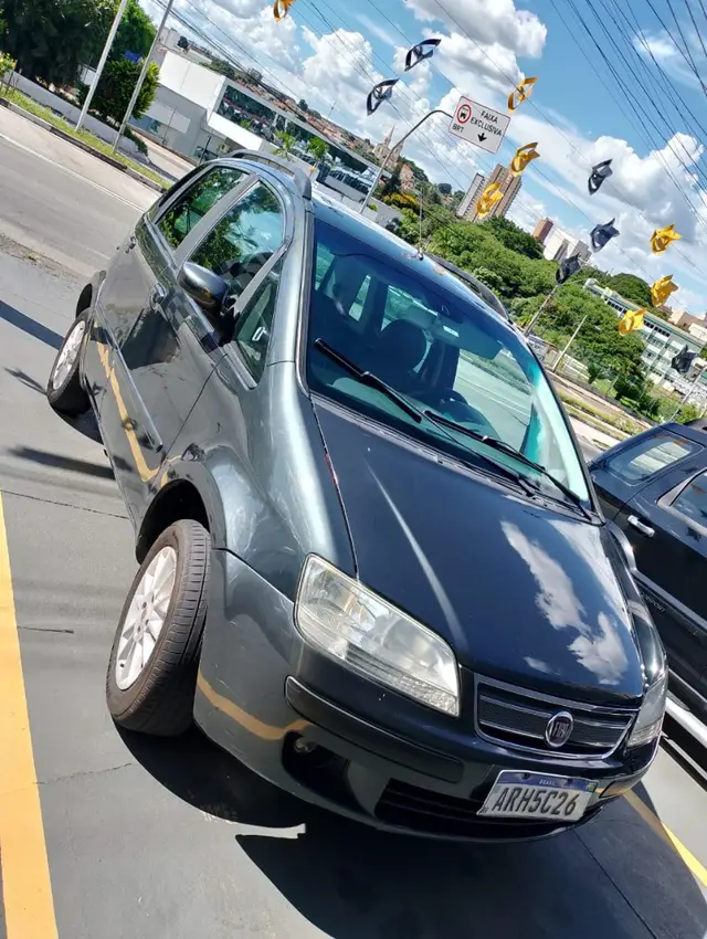 Carro Fiat Idea 2010 ELX 1.4 (Flex)
