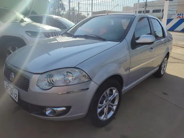 Carro Fiat Siena 2011 Essence 1.6 16V Dualogic (Flex)