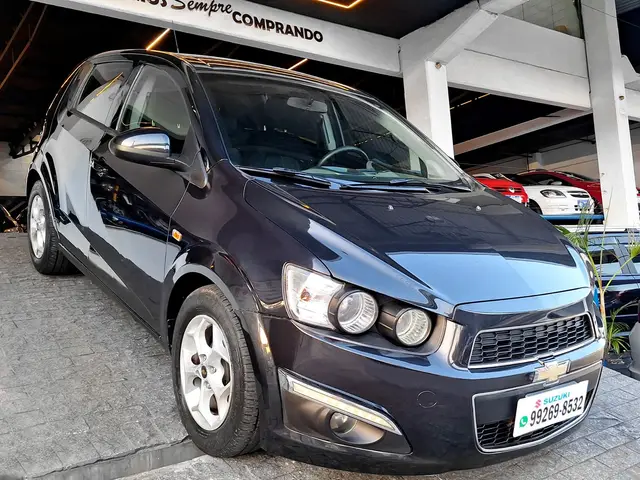 Carro Chevrolet Sonic 2013 Hatch LT